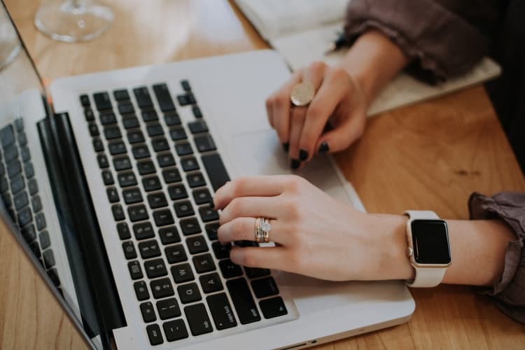 Wondering how to choose blog topics? We're here to help!